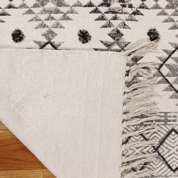 Handmade Geometric Cotton Living Room Rug - Image 4