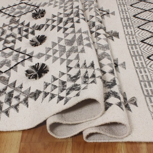 Handmade Geometric Cotton Living Room Rug - Image 5