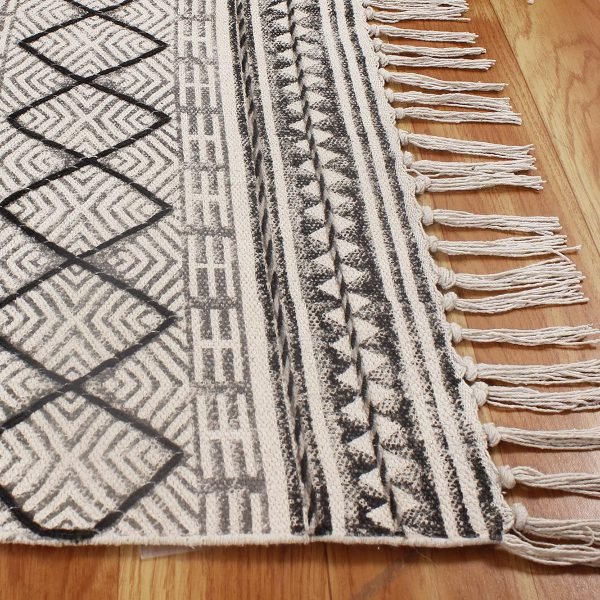 Handmade Geometric Cotton Living Room Rug - Image 6