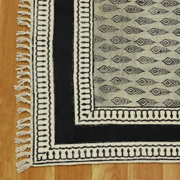Handmade Cotton Modern Area 4x6 Rug - Image 4
